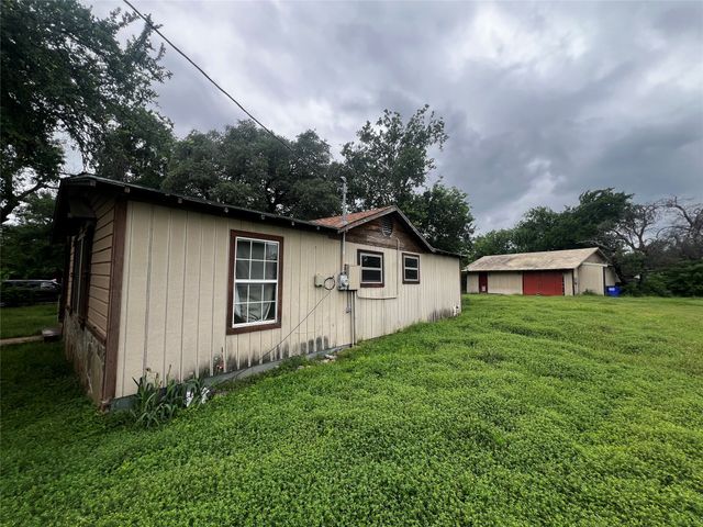 319 Ridgecrest Court, Azle, TX 76020