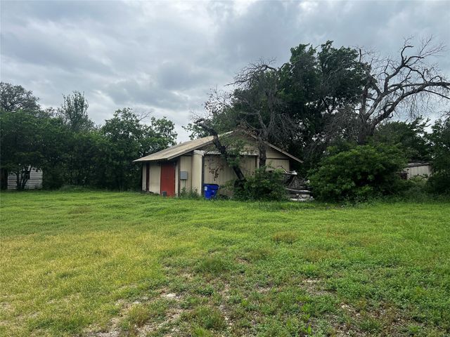 319 Ridgecrest Court, Azle, TX 76020