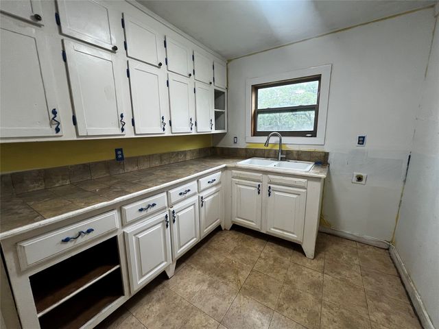 319 Ridgecrest Court, Azle, TX 76020