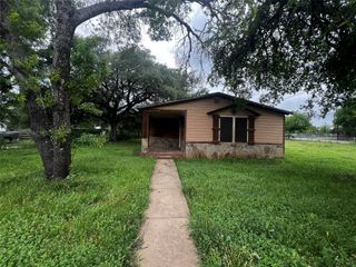 319 Ridgecrest Court, Azle, TX 76020