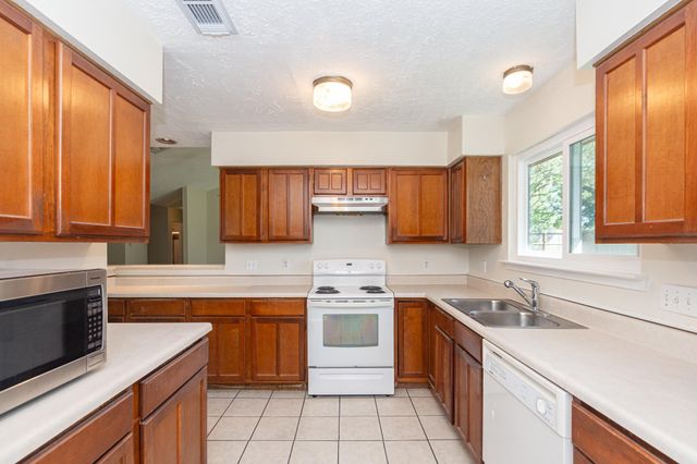 2763 Willow Creek Drive, League City, TX 77573