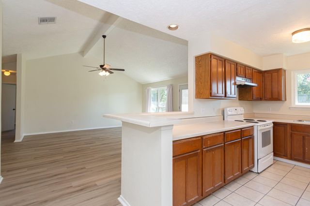 2763 Willow Creek Drive, League City, TX 77573