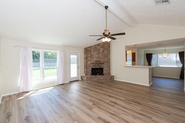 2763 Willow Creek Drive, League City, TX 77573