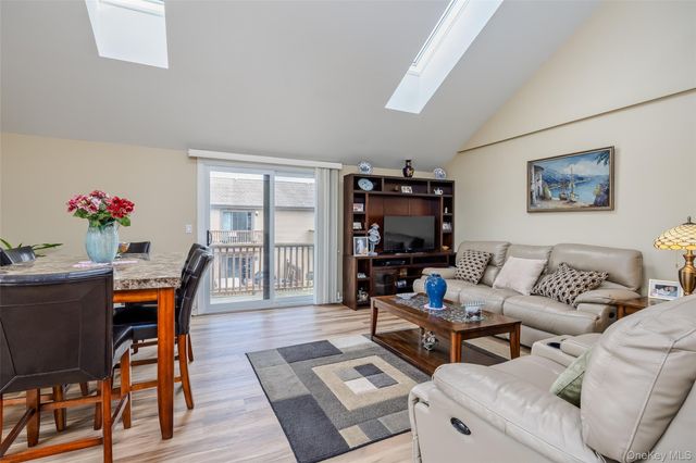 100 Daly Boulevard 2410, Oceanside, NY 11572
