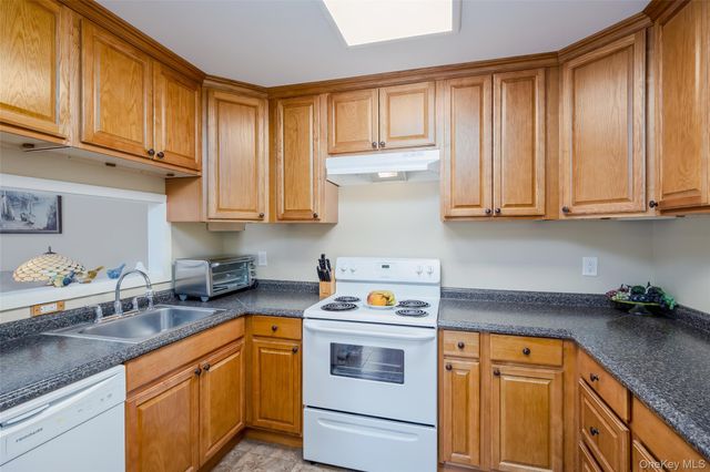 100 Daly Boulevard 2410, Oceanside, NY 11572