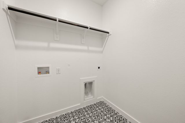 2423 Liberty Crossing Avenue, Royse City, TX 75189