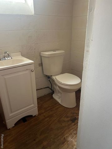 19711 Greeley, Detroit, MI 48203