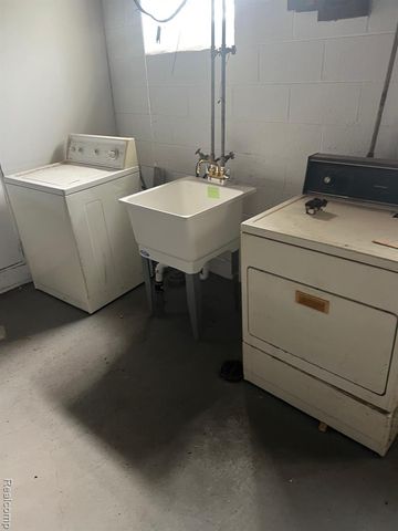 19711 Greeley, Detroit, MI 48203