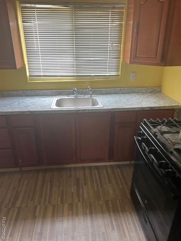 19711 Greeley, Detroit, MI 48203