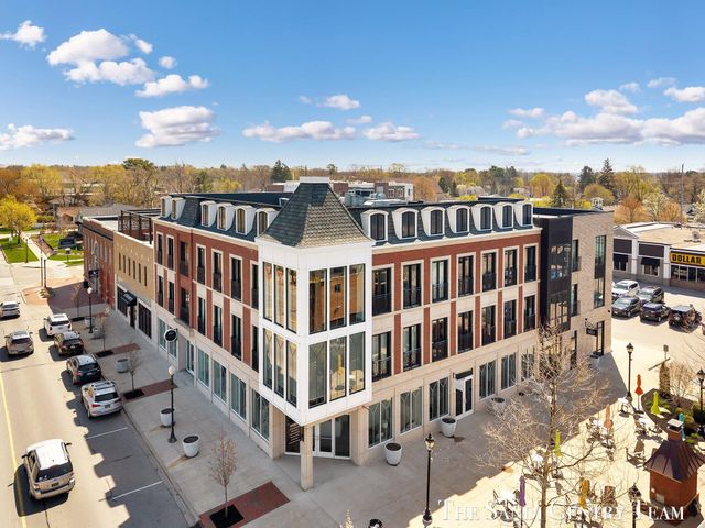 110 W Savidge Street 302, Spring Lake Vllg, MI 49456