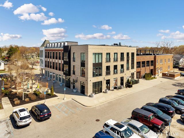 110 W Savidge Street 302, Spring Lake Vllg, MI 49456