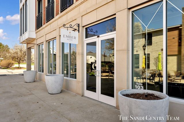 110 W Savidge Street 302, Spring Lake Vllg, MI 49456