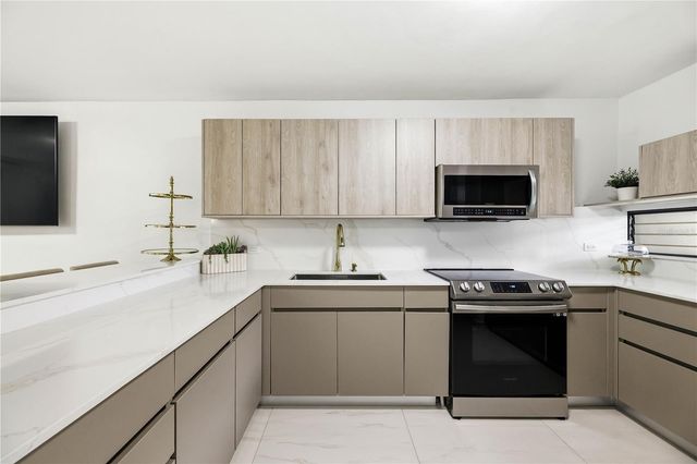 33 ZUANIA STREET, Guaynabo, PR 00966