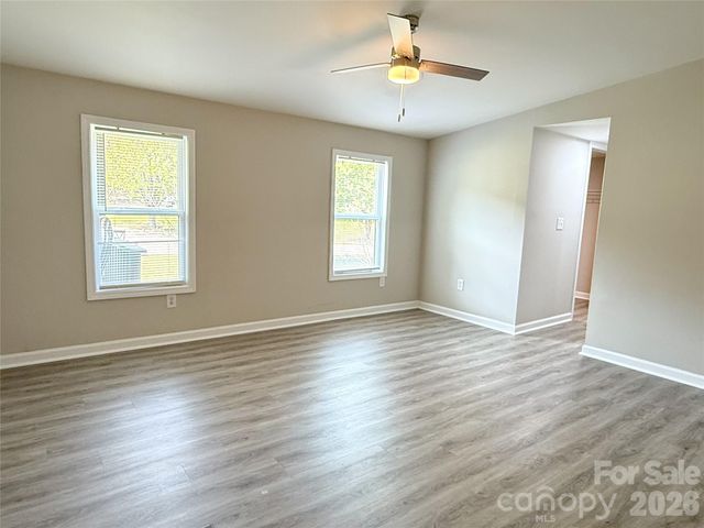 1332 Poplar Glen Drive, Kannapolis, NC 28083