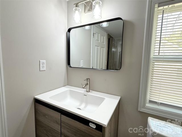 1332 Poplar Glen Drive, Kannapolis, NC 28083