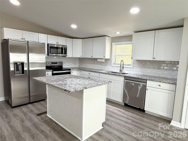 1332 Poplar Glen Drive, Kannapolis, NC 28083