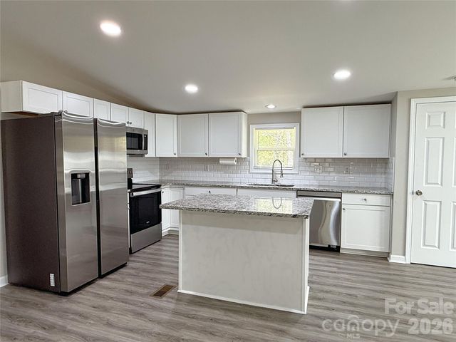 1332 Poplar Glen Drive, Kannapolis, NC 28083