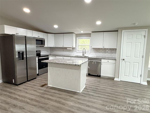 1332 Poplar Glen Drive, Kannapolis, NC 28083