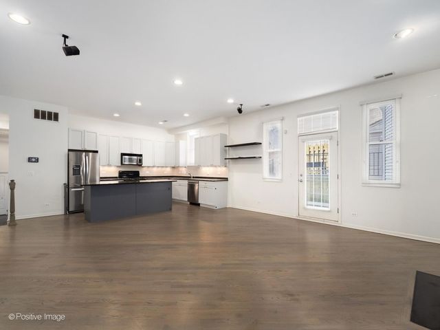 1761 W Morse Avenue GS, Chicago, IL 60626