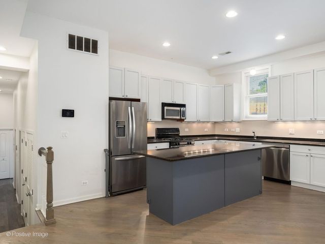 1761 W Morse Avenue GS, Chicago, IL 60626