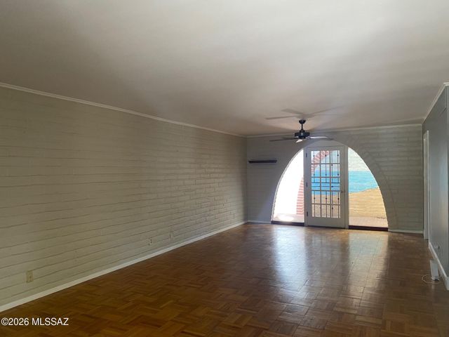 604 W Roller Coaster Road, Tucson, AZ 85704