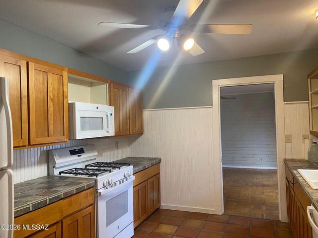 604 W Roller Coaster Road, Tucson, AZ 85704