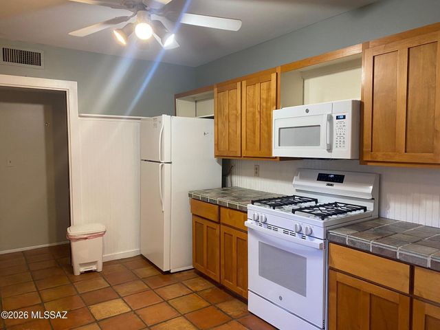 604 W Roller Coaster Road, Tucson, AZ 85704