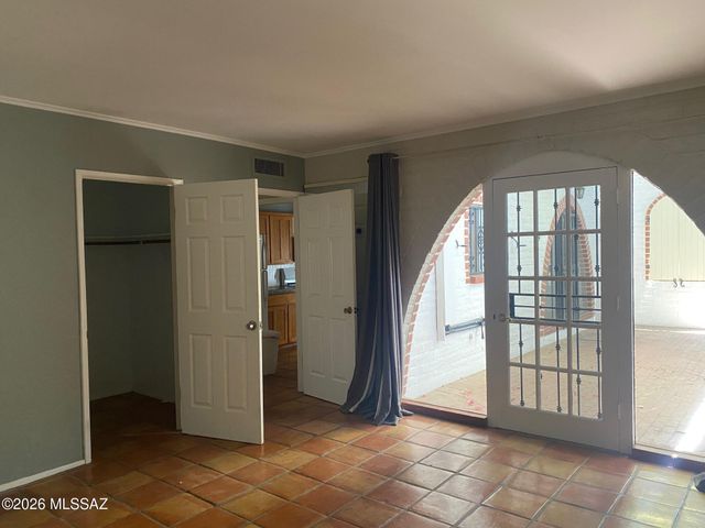 604 W Roller Coaster Road, Tucson, AZ 85704