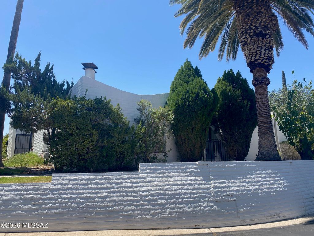 604 W Roller Coaster Road, Tucson, AZ 85704