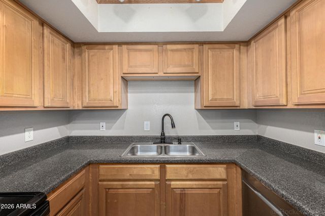 1340 N RECKER Road 207, Mesa, AZ 85205