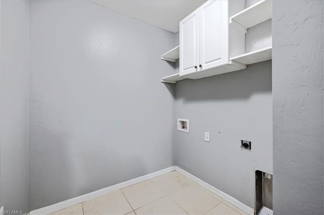 2703 Loreto CT, Cape Coral, FL 33909