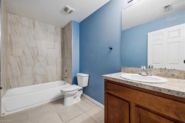 2703 Loreto CT, Cape Coral, FL 33909