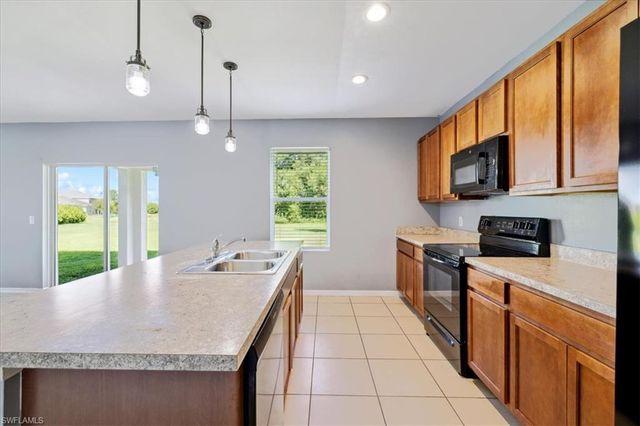 2703 Loreto CT, Cape Coral, FL 33909