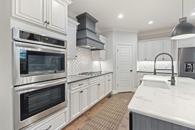 2293 Coppergate Way, Thompsons Station, TN 37179