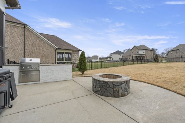 2293 Coppergate Way, Thompsons Station, TN 37179