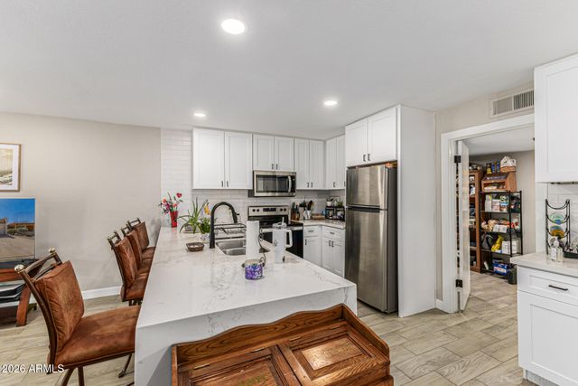 847 W RICE Drive, Tempe, AZ 85283