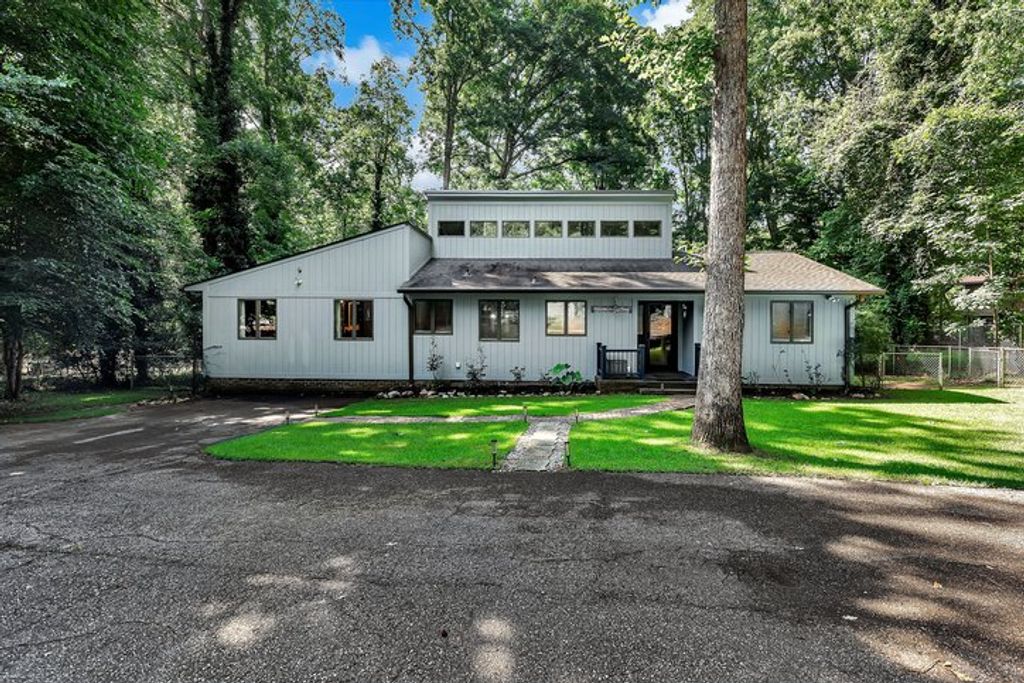 123 Forest Drive, Townville, SC 29689