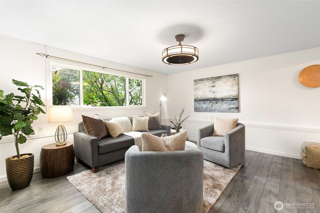 6714 14th Avenue SW, Seattle, WA 98106