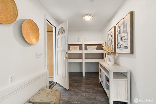 6714 14th Avenue SW, Seattle, WA 98106