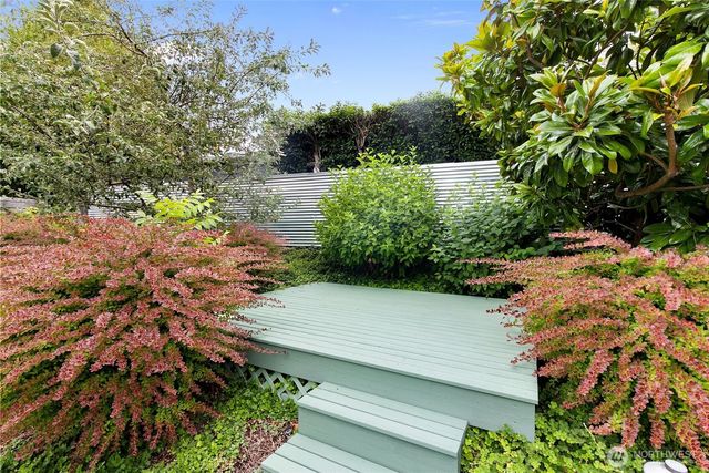 6714 14th Avenue SW, Seattle, WA 98106