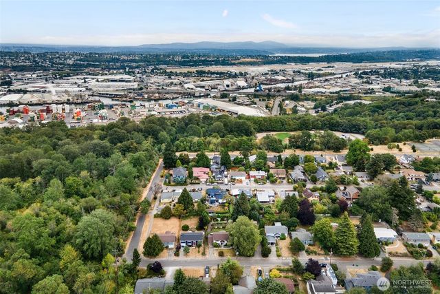 6714 14th Avenue SW, Seattle, WA 98106