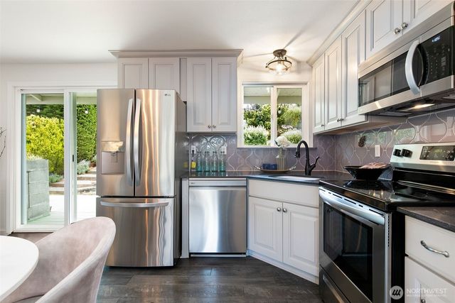 6714 14th Avenue SW, Seattle, WA 98106