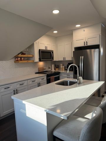 12 Magnolia St 3, Malden, MA 02148