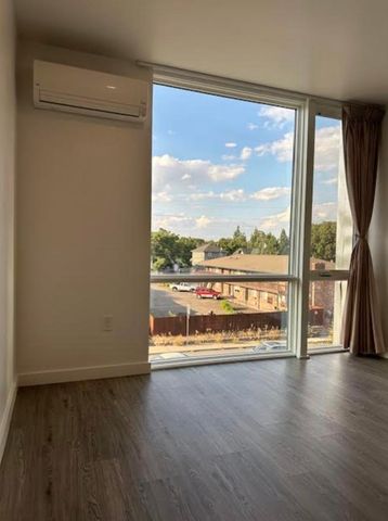 906 E Indiana Ave, Spokane, WA 99207
