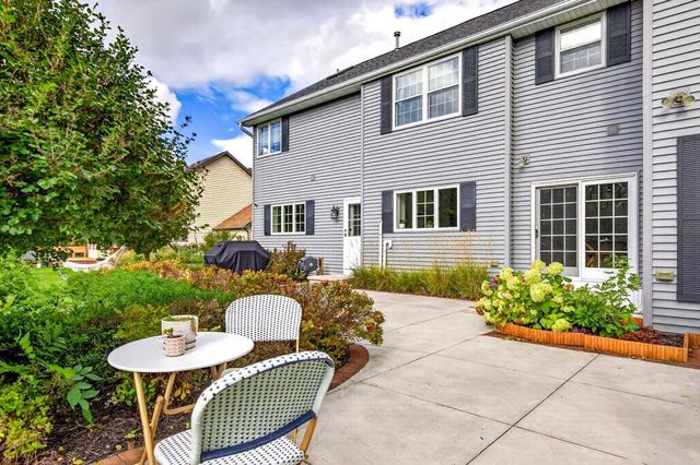 991 DERBY LANE, Neenah, WI 54956