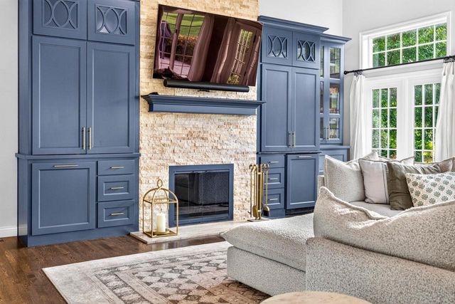 991 DERBY LANE, Neenah, WI 54956