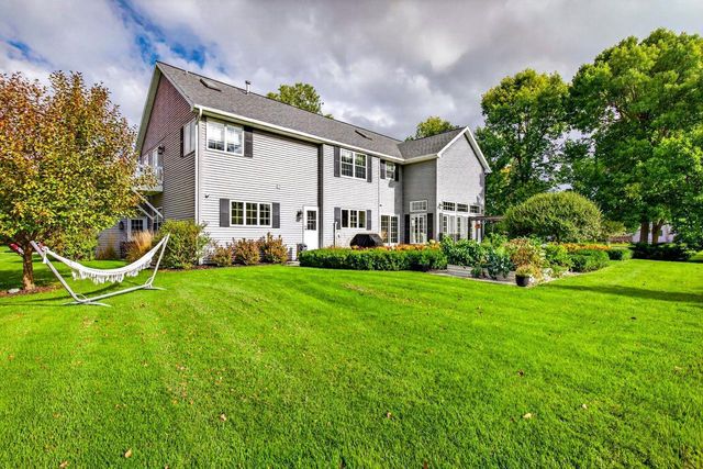 991 DERBY LANE, Neenah, WI 54956