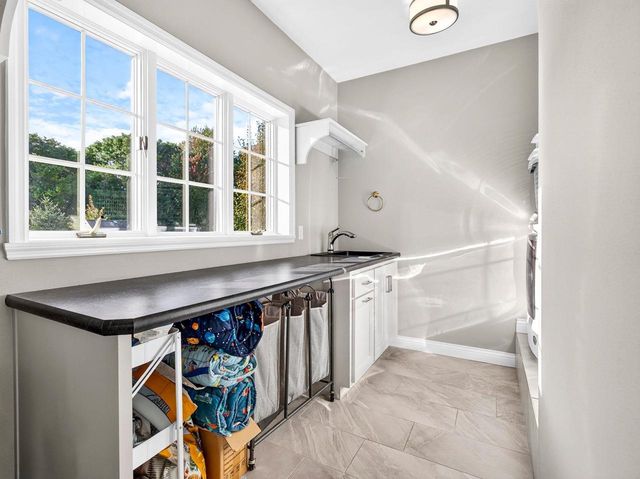 991 DERBY LANE, Neenah, WI 54956