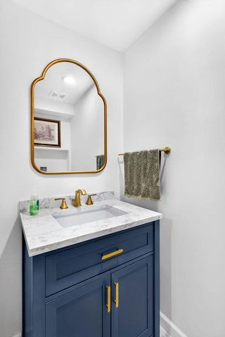 991 DERBY LANE, Neenah, WI 54956