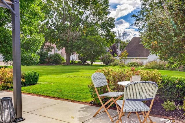 991 DERBY LANE, Neenah, WI 54956